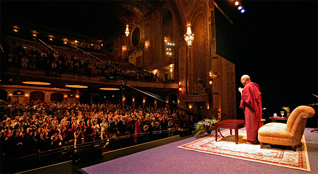 Sa Sainteté le Karmapa au Paramount à Seattle en 2008