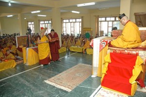 Le Gyalwang Karmapa participe au rituel de Tsédroup