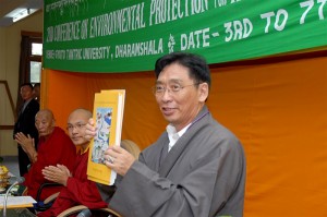 L'honorable Kalon Paljor Tséring, ministre de la Santé du gouvernement tibétain en exil