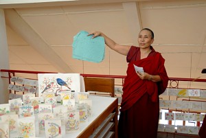 Atelier de recyclage de papier à Dolma Ling