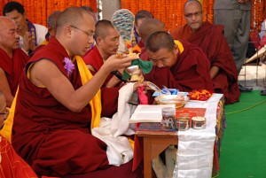 Consécration du stupa par Sa Sainteté le Karmapa cérémonie d’ouverture et l’inauguration du stupa présidées par Sa Sainteté le Karmapa