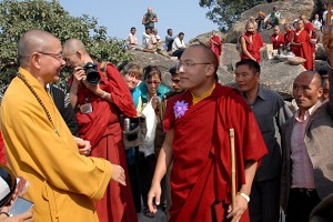 Sa Sainteté le Karmapa et le Vénérable Bishku S.T. Annanda