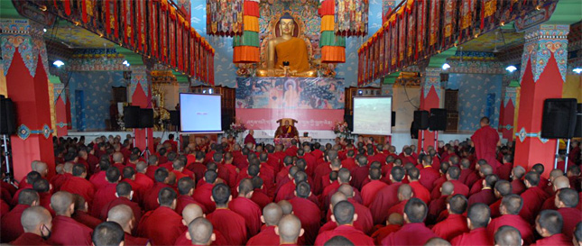 Conférence de Sa Sainteté le Karmapa sur le Vinaya Conférence de Sa Sainteté le Karmapa sur le Vinaya