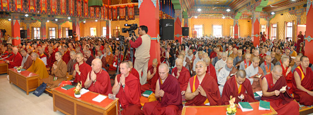 Assemblée participant aux enseignements du Karmapa