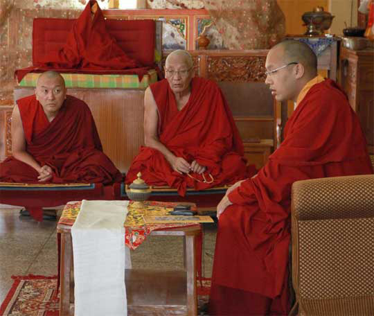 Sa Sainteté le Karmapa, Gyuto Khen Rinpotche, Lama Omze