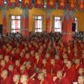 Sa Sainteté le Karmapa enseigne sur « la manière de travailler avec les trois types de vœux »